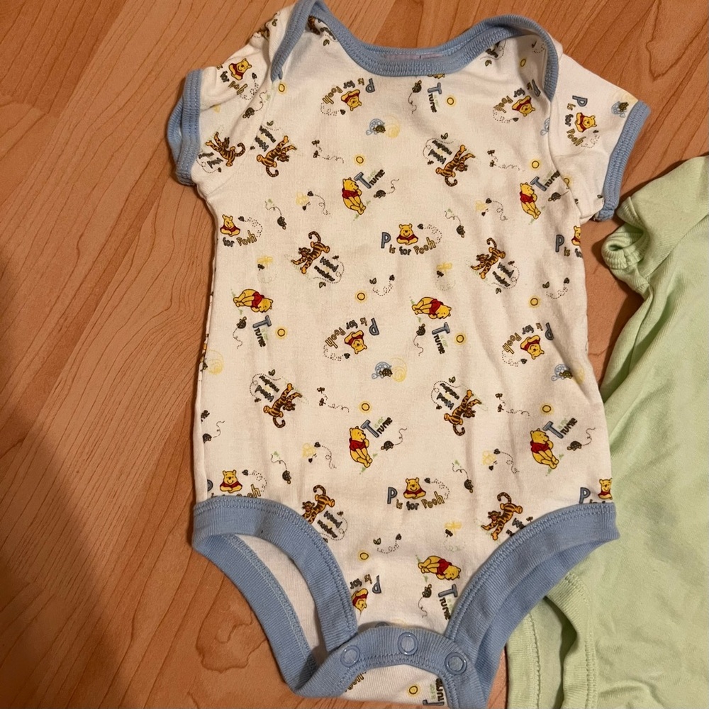 Winnie the Pooh onesies - Picture 2 of 5
